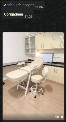 Print de avaliação da cliente Monyk com foto do ambiente montado